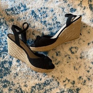 Black wedge strap sandals